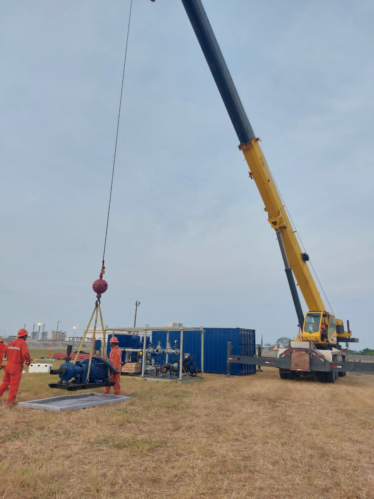 Hussein Kadour Ponce LAND AND MARITIME TANK CLEANING